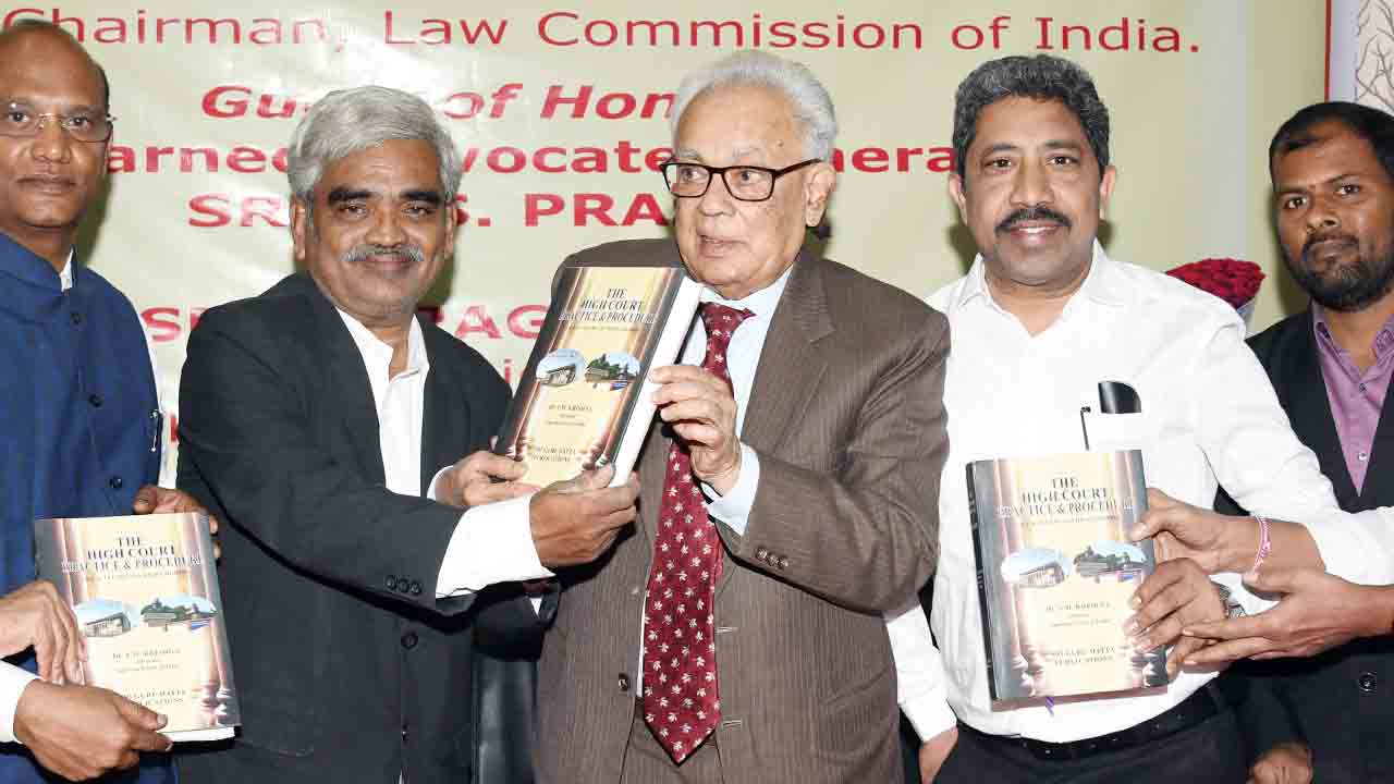 తేల్చకుండా నాన్చకూడదు.. మంత్రిమండలిదే అంతిమ అధికారం