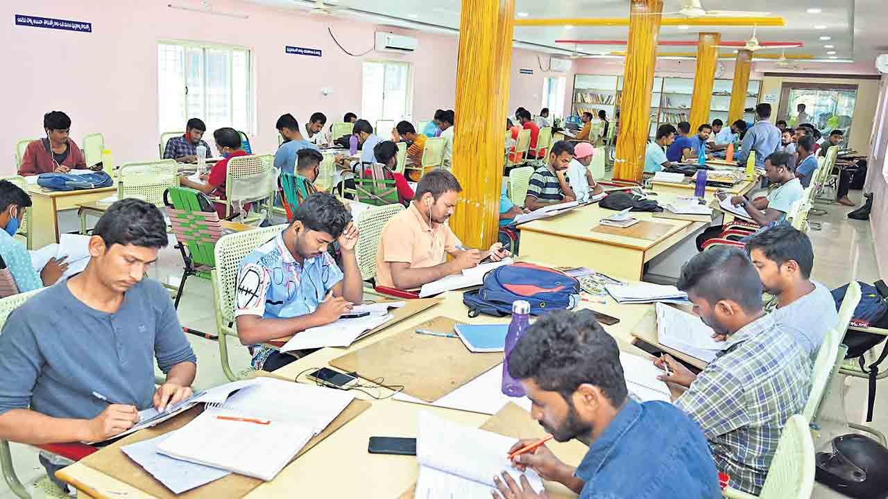 మెయిన్స్‌కు మూడున్నర నెలలే