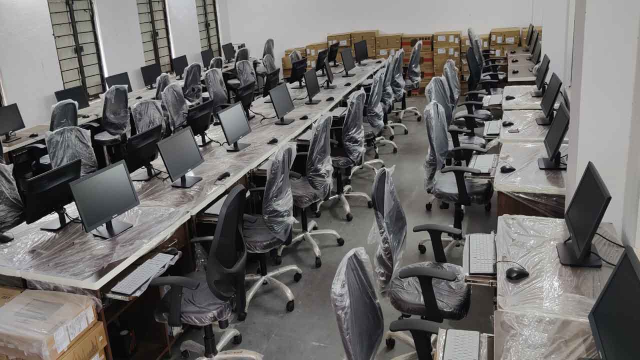 సాఫ్ట్‌వేర్‌ కంపెనీ కాదు సర్కారు బడే