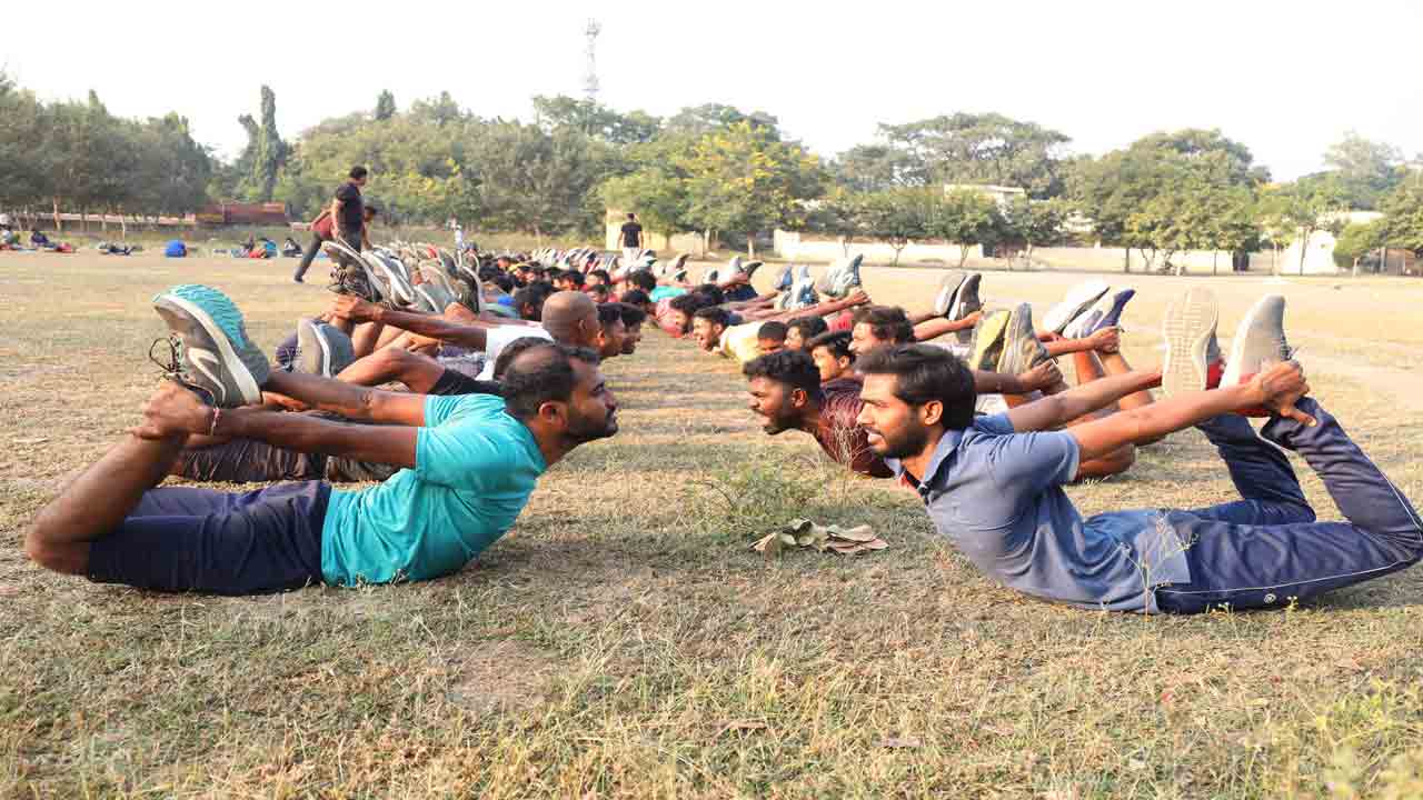 కొలువు కోసం కఠోర దీక్ష