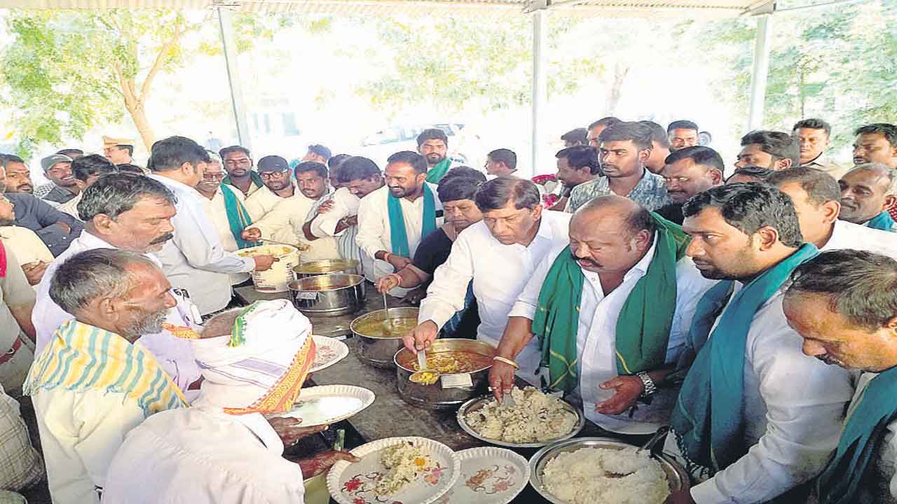 కర్షకులకు కడుపు నిండా భోజనం