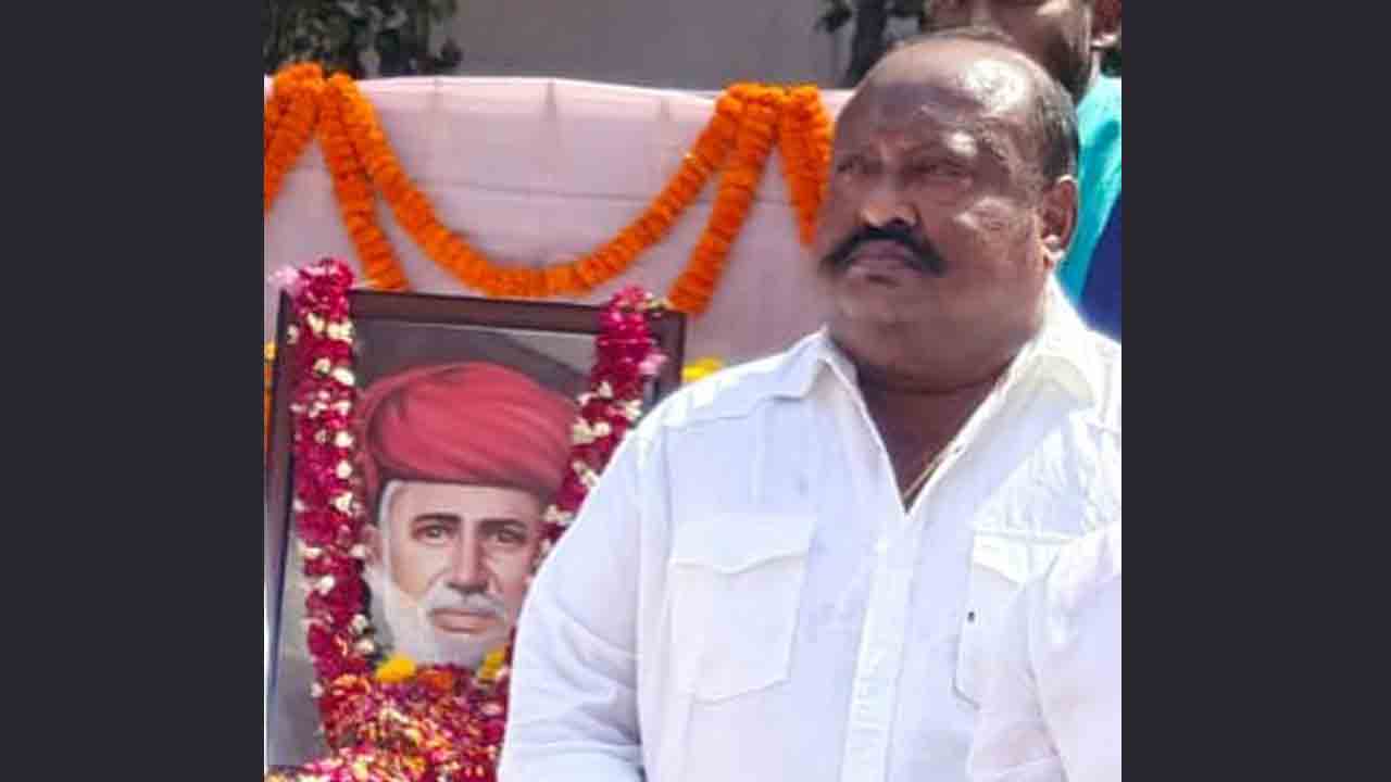 ఫులే ఆశయ సాధన దిశగా కేసీఆర్‌ పాలన