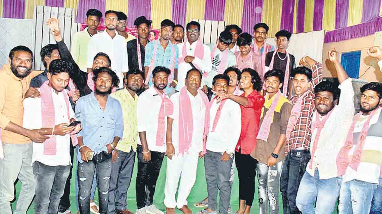 యువత అసత్య ప్రచారాన్ని తిప్పికొట్టాలి