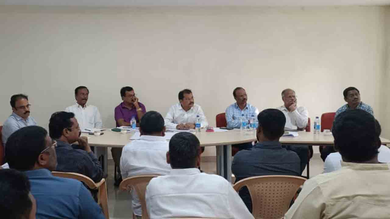 పవర్‌లూంల అప్‌గ్రెడేషన్‌ పకడ్బందీగా పూర్తి చేయాలి