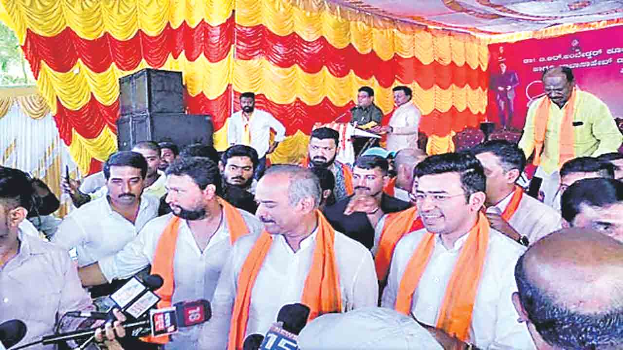 రౌడీషీటర్లకు అడ్డాగా బీజేపీ!