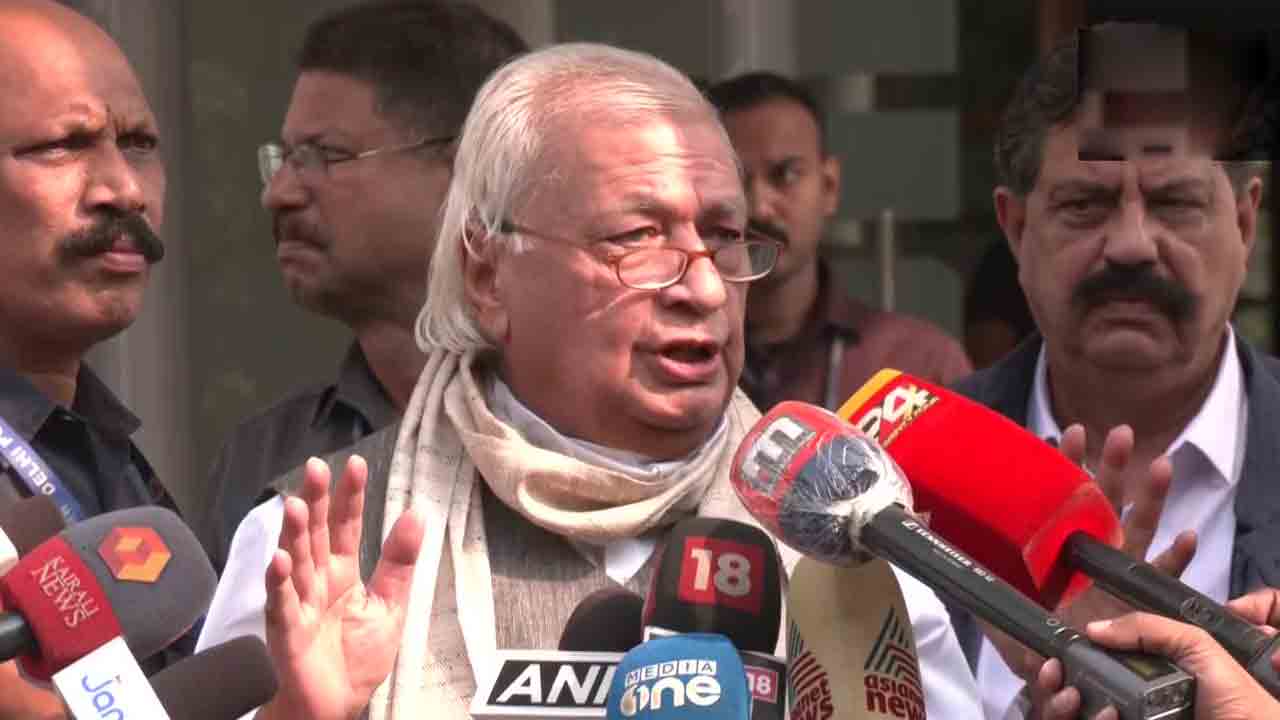 ప్రభుత్వ జోక్యంపై వెయ్యిన్నొక్క ఉదాహరణలు చెబుతా: కేరళ గవర్నర్‌