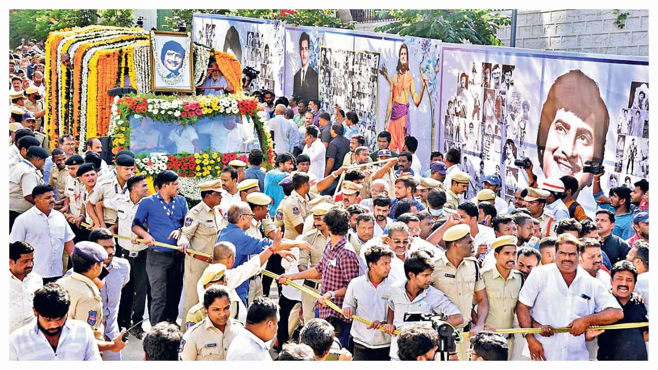 Superstar Krishna Funeral Highlights Photos..