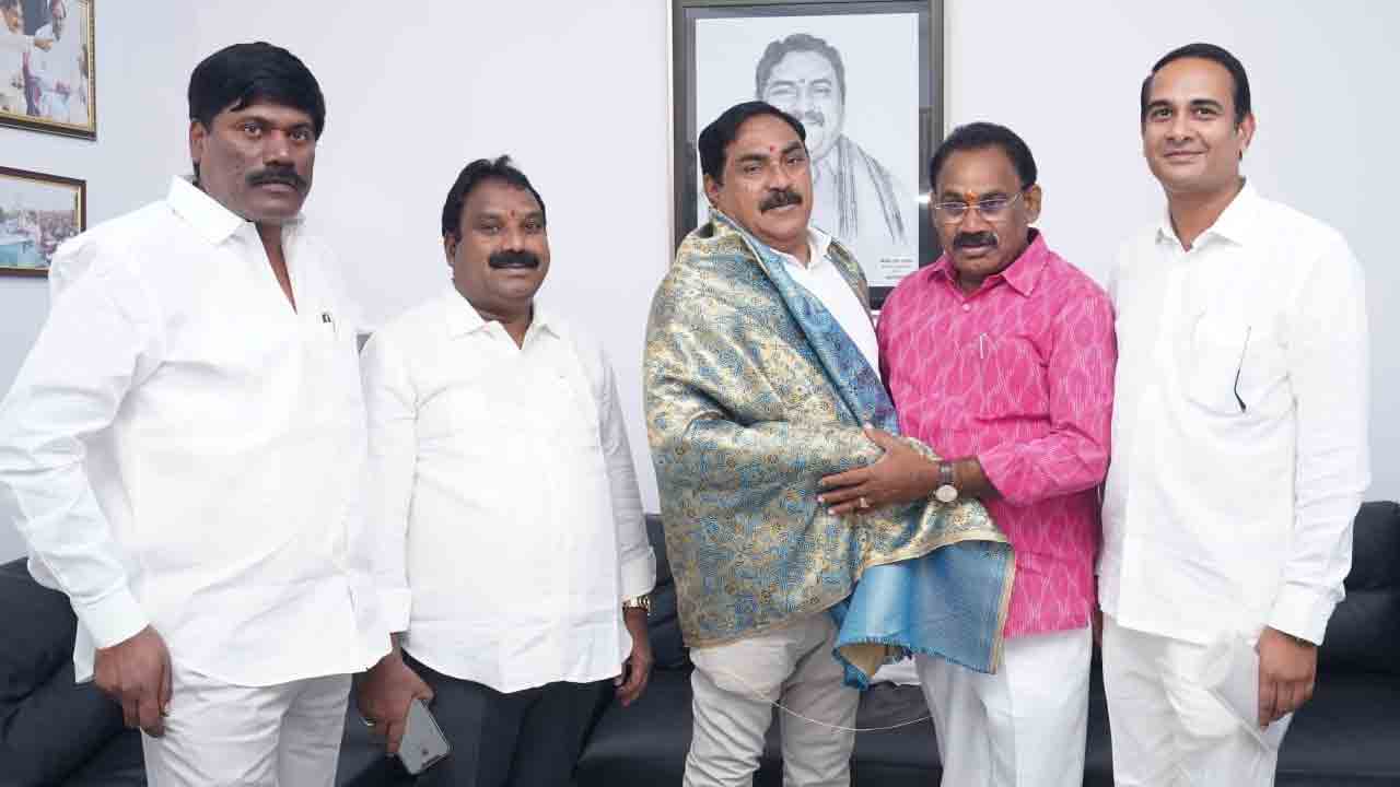 మునుగోడు ఎమ్మెల్యే కూసుకుంట్లకు శుభాకాంక్షలు తెలిపిన మంత్రి ఎర్రబెల్లి