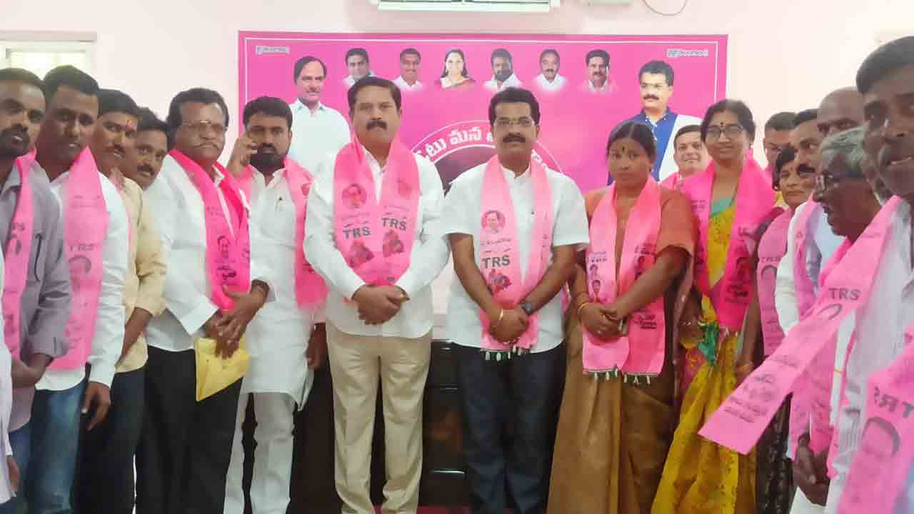 హ్యాట్రిక్‌ విజయం దిశగా టీఆర్‌ఎస్‌