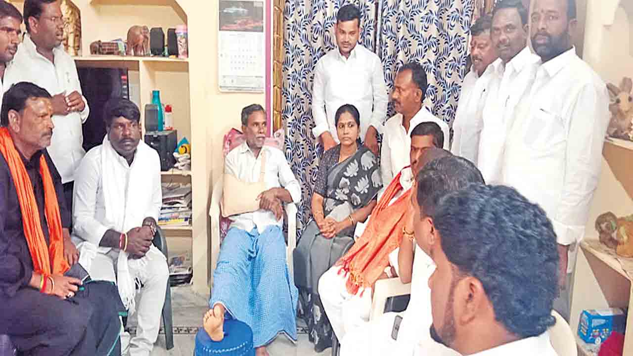 కార్యకర్తలకు అండగా ఉంటా