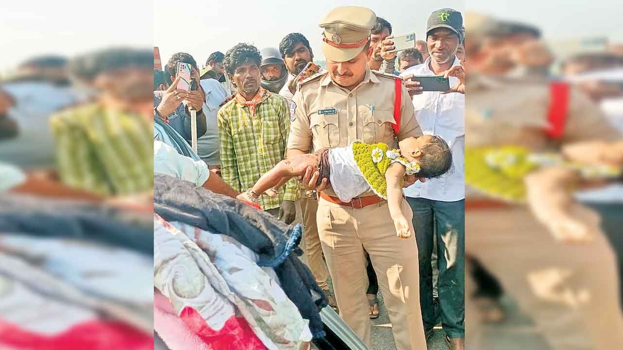 మంచులోనే తెల్లారిన బతుకులు