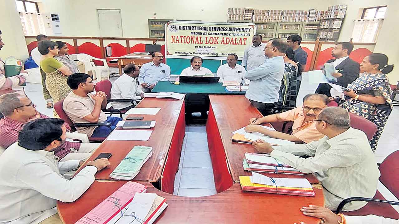 సత్వర న్యాయానికి లోక్‌ అదాలత్‌లు