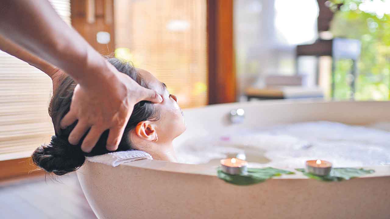 హెడ్‌ మసాజ్‌.. చేయిస్తున్నారా..జాగ్రత్త!