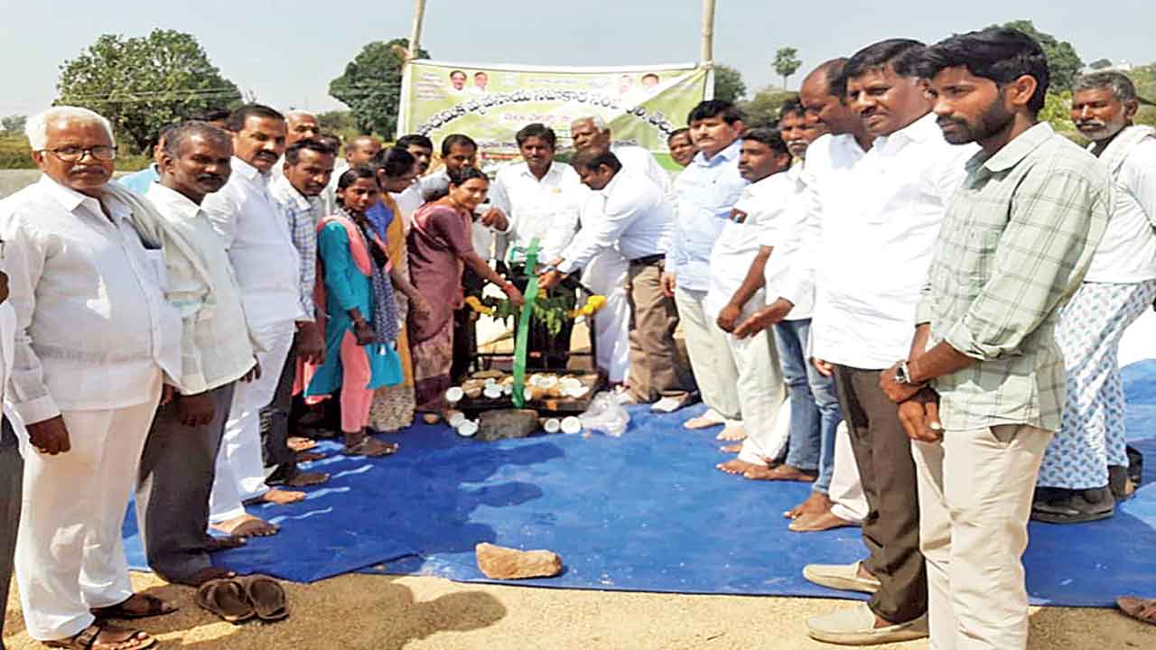 154 కొనుగోలు కేంద్రాలు ప్రారంభం