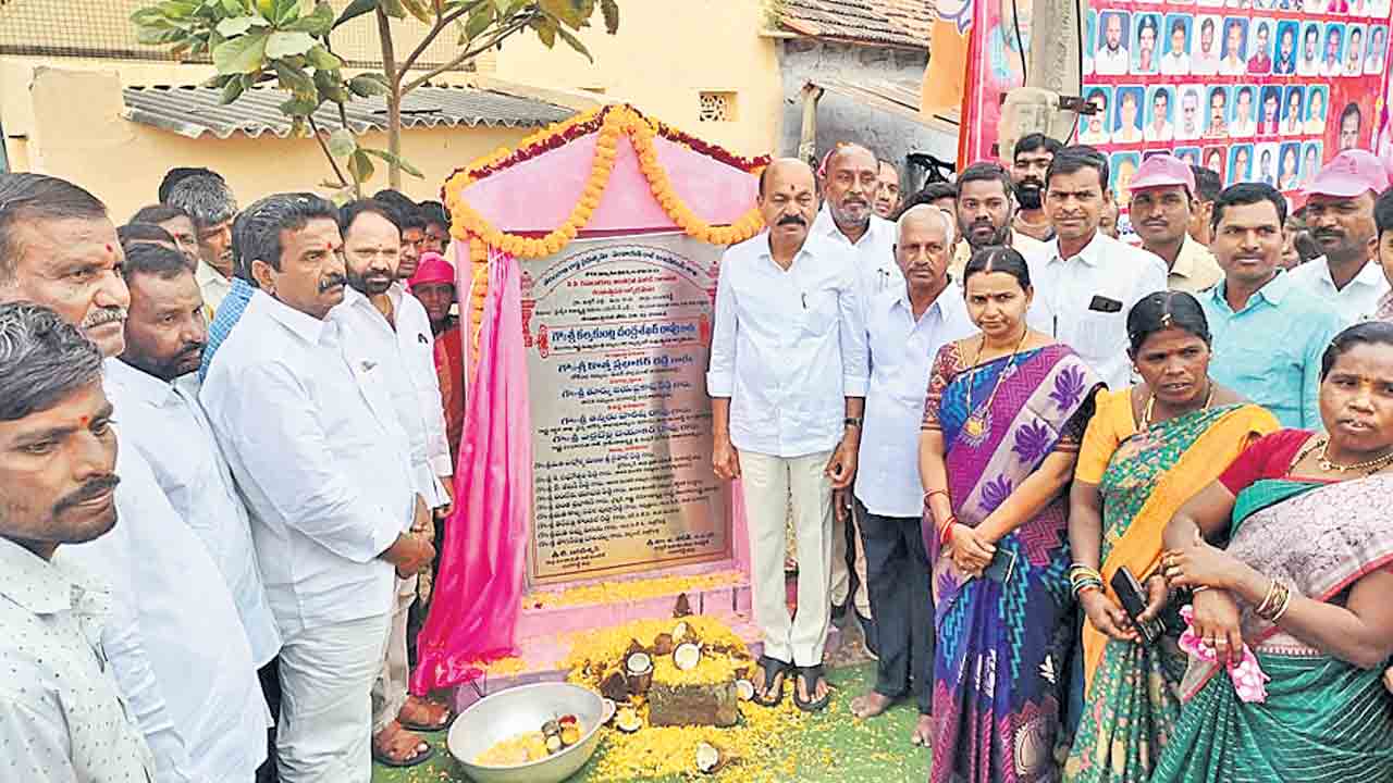 అబద్ధాలతో ఎదిగేందుకు బీజేపీ ప్రయత్నం