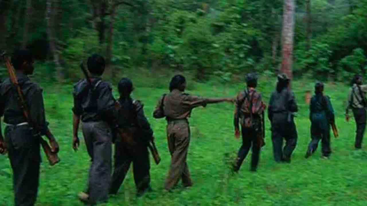 ములుగులో మావోయిస్టుల ఘాతుకం.. ఇన్‌ఫార్మర్‌ నెపంతో వ్యక్తి హత్య