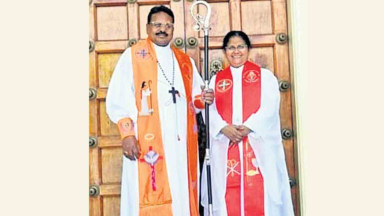 మెదక్‌ చర్చి బిషప్‌ సాలోమన్‌రాజ్‌ తొలిగింపు