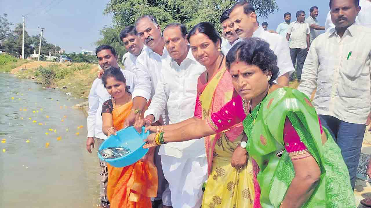 కులవృత్తులకు పూర్వవైభవం