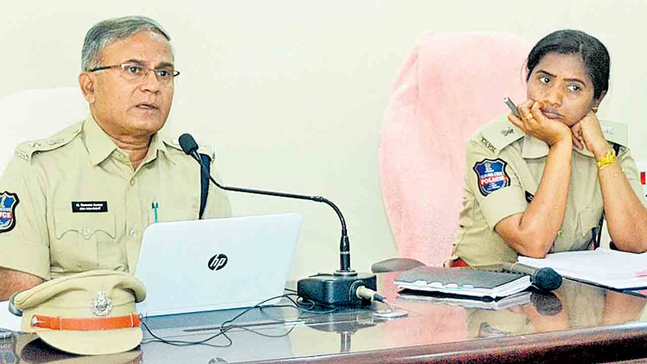 కేసులను వేగంగా ఛేదించాలి