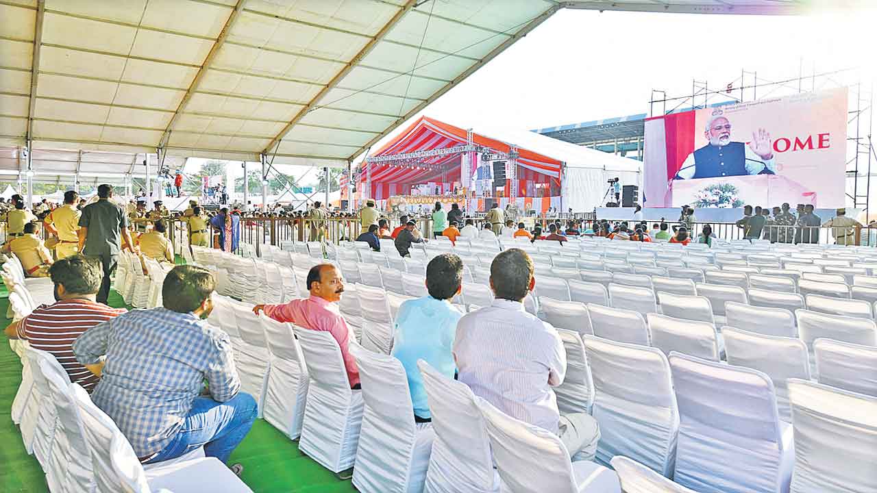 ఇంత ఏడిస్తే.. ఏడువేలే!