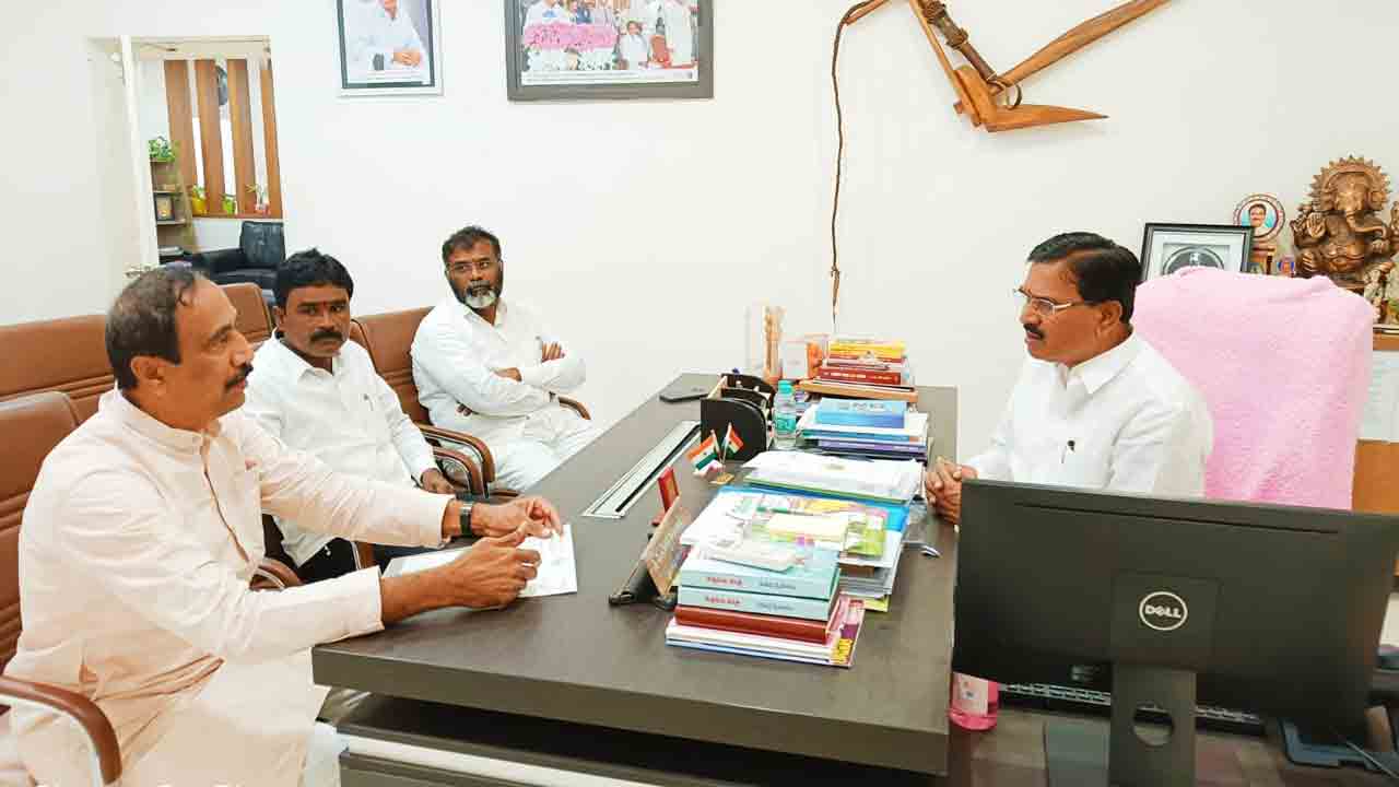 సమస్యలపై మంత్రి నిరంజన్‌రెడ్డిని కలిసిన జగిత్యాల ఎమ్మెల్యే