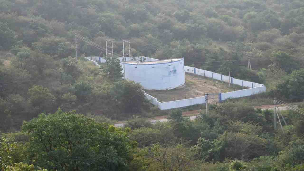 చిత్రియాల ఎల్లమ్మగుట్ట దగ్గర భగీరథ సంపు.. పరిసర గ్రామాల్లో నీటి ఎద్దడిని తీర్చిన ప్రభుత్వం