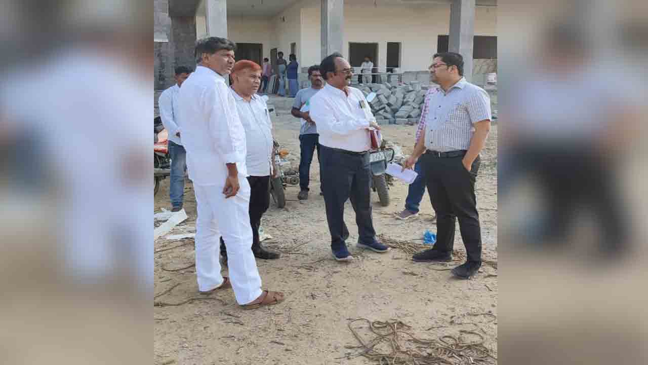 కలెక్టరేట్‌ నిర్మాణ పనులు వేగవంతం చేయాలి