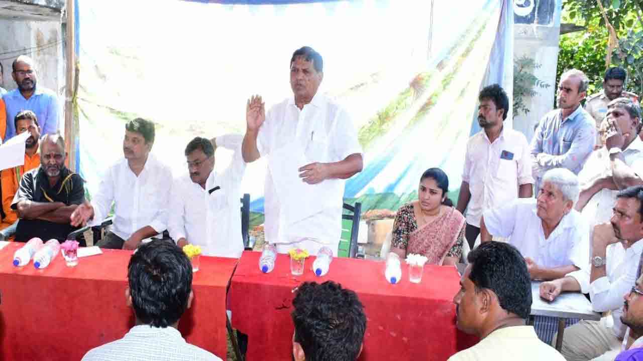 పోడు భూములపై అర్హులందరికీ న్యాయం చేస్తాం