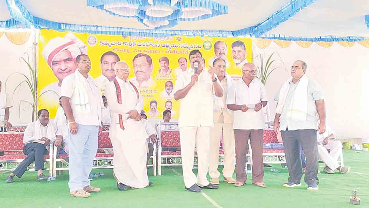 సంక్షేమ పథకాల అమలులో కుల సంఘాల పాత్ర కీలకం