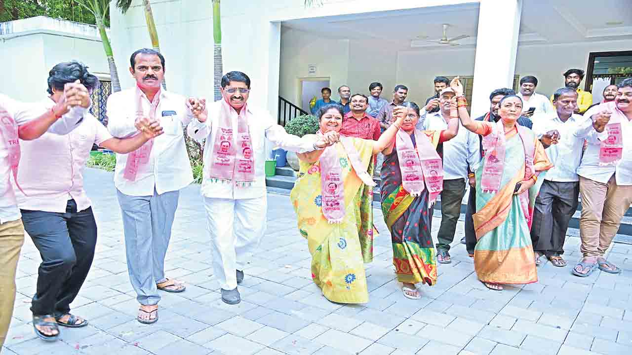 మునుగోడు  ఉప పోరులో గులాబీ విజయం