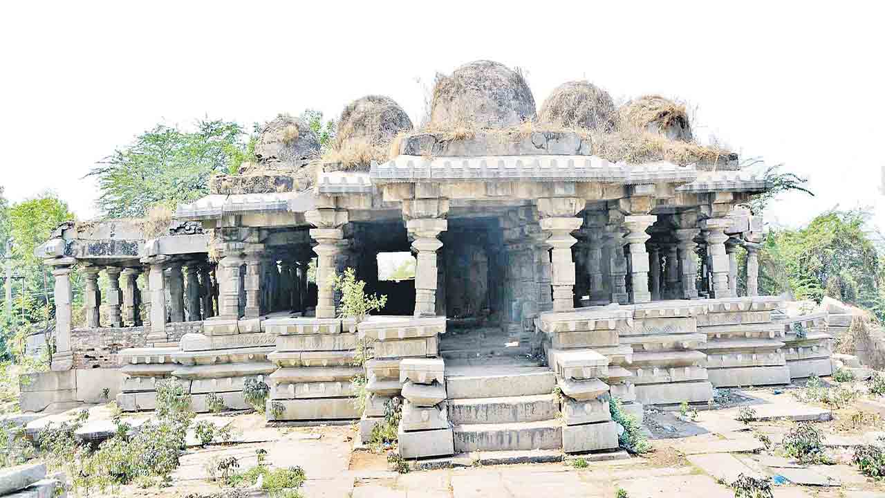 Hundred pillars temple Latest News in Telugu, Hundred pillars temple