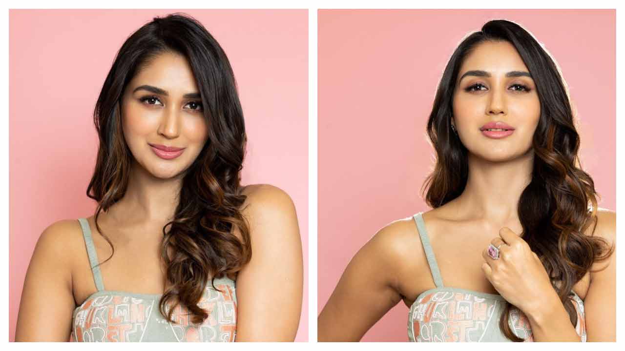 Nikita Dutta | ముసి ముసి న‌వ్వుల‌తో మురిపిస్తున్న నికితా దత్త..