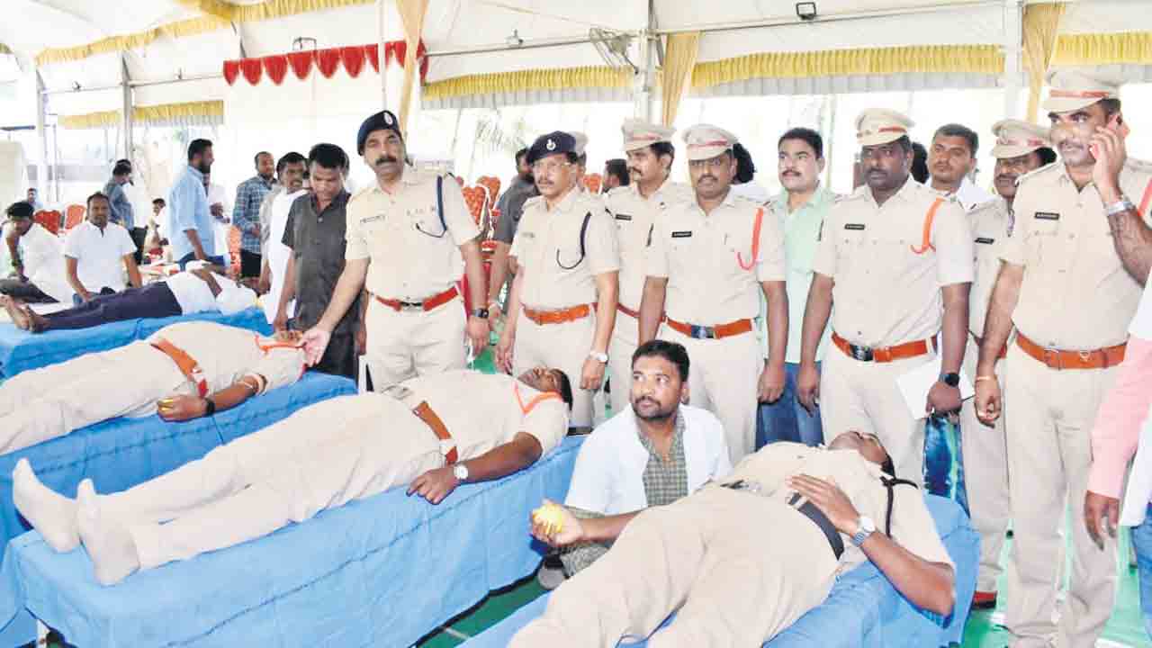 రక్తదానం మరొకరికి ప్రాణదానం