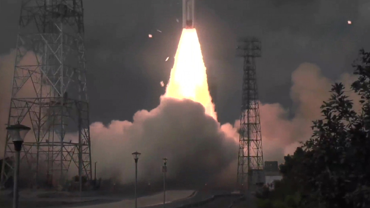 Space Debris: అంత‌రిక్షంలో ట్రాఫిక్ జామ్‌.. రాకెట్ ప్ర‌యోగం అందుకే ఆల‌స్యం: ఇస్రో చీఫ్