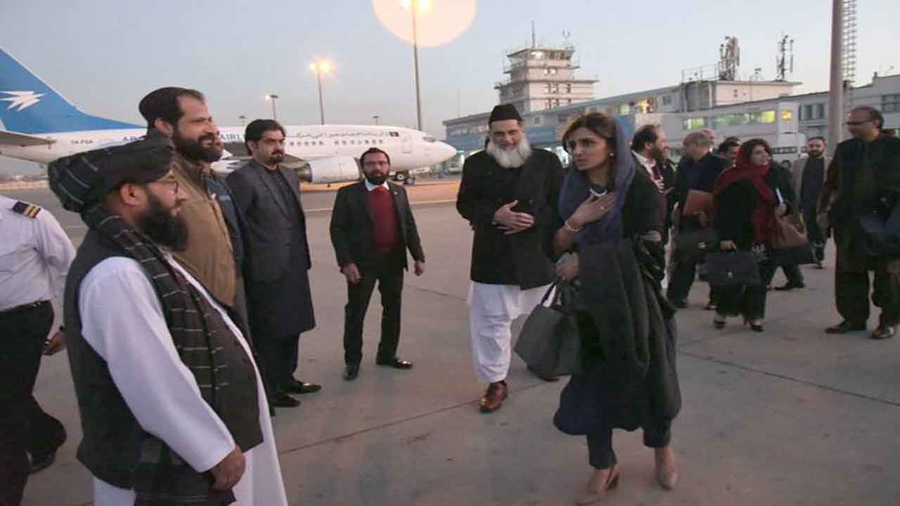 HIna Rabbani @ Afghn | కాబూల్‌ వచ్చిన పాక్‌ మంత్రి హీనా రబ్బానీ.. హిజాబ్‌ ధరించని హీనా.. వీడియో వైరల్‌