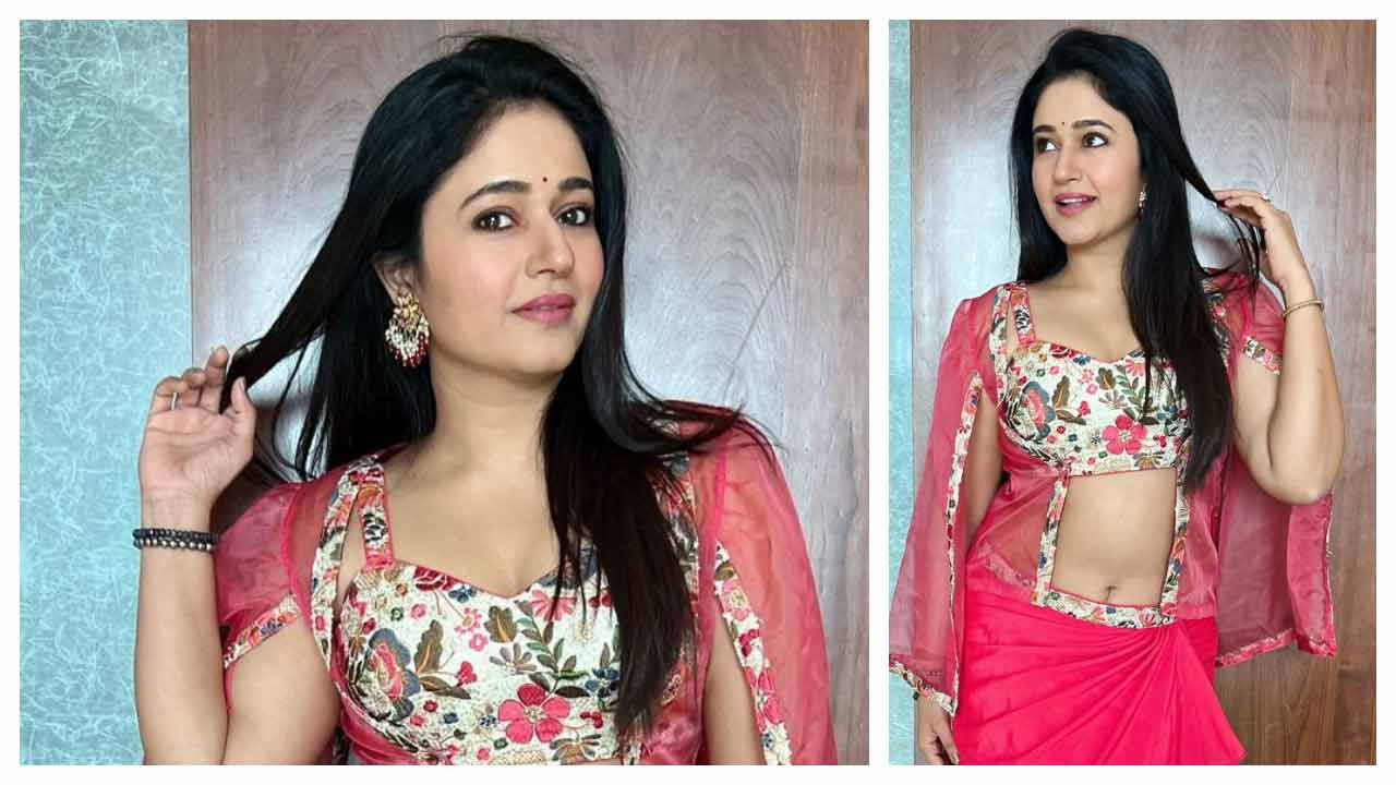 Poonam Bajwa | సరికొత్త పోజులతో మదిని దోచుకుంటున్న పూనమ్ బజ్వా..