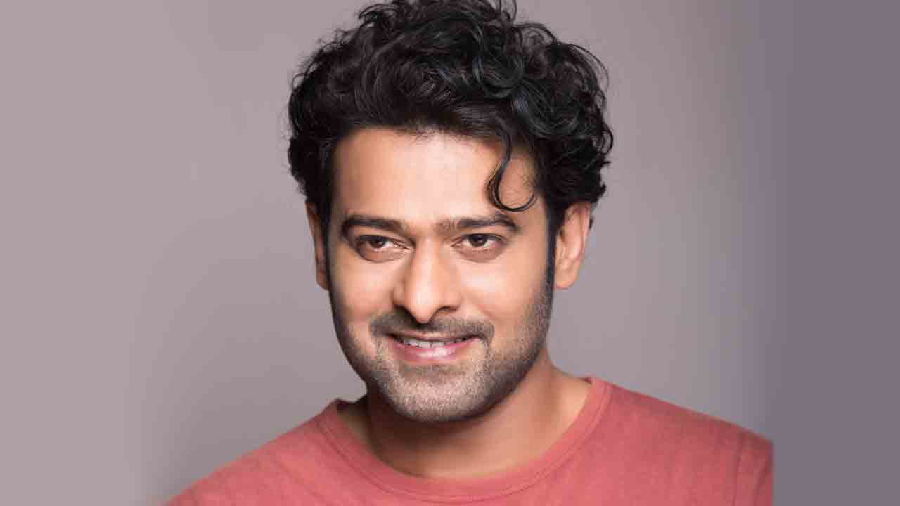 సెన్సేషనల్‌ డైరెక్టర్‌తో