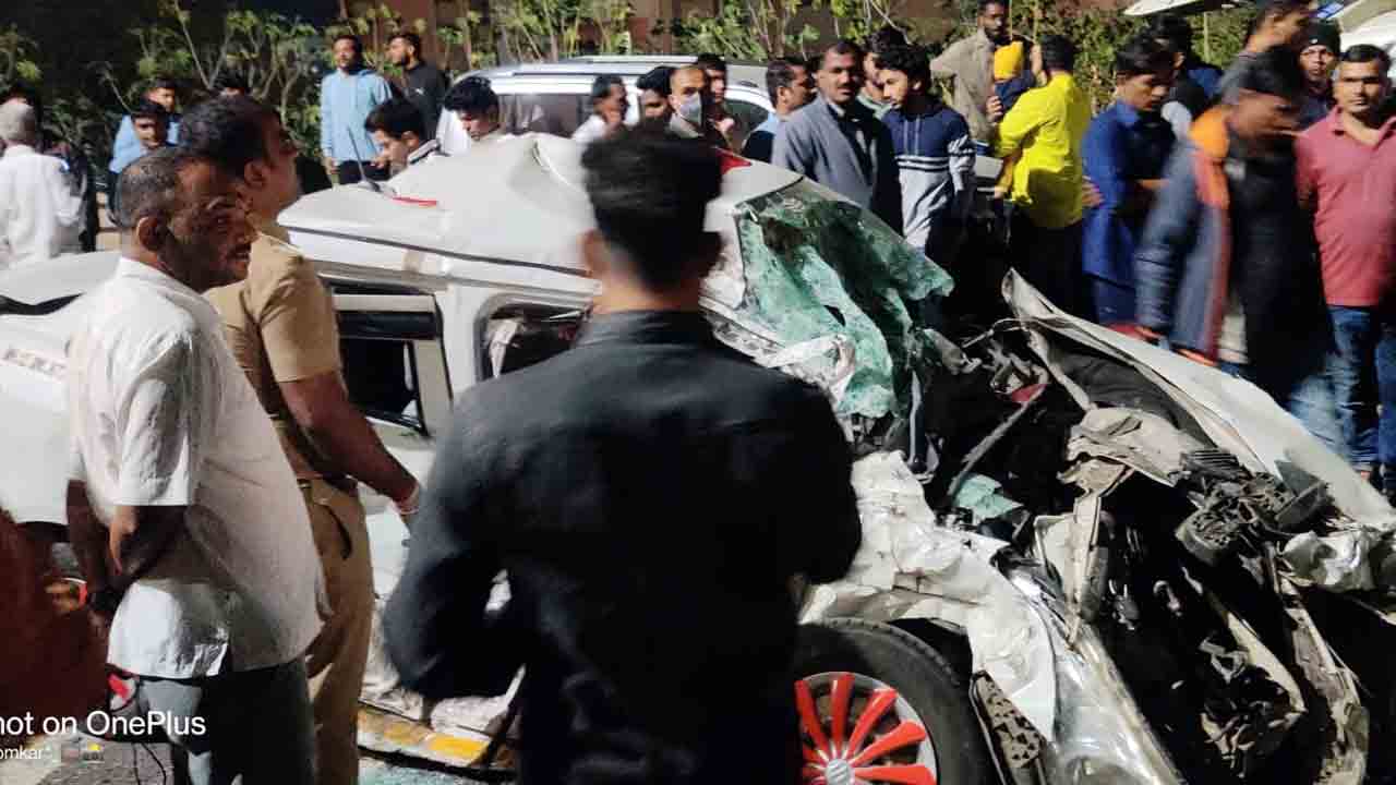 Road Accident | పుణెలో లారీ బీభత్సం.. 47 వాహనాలు ఢీ..!