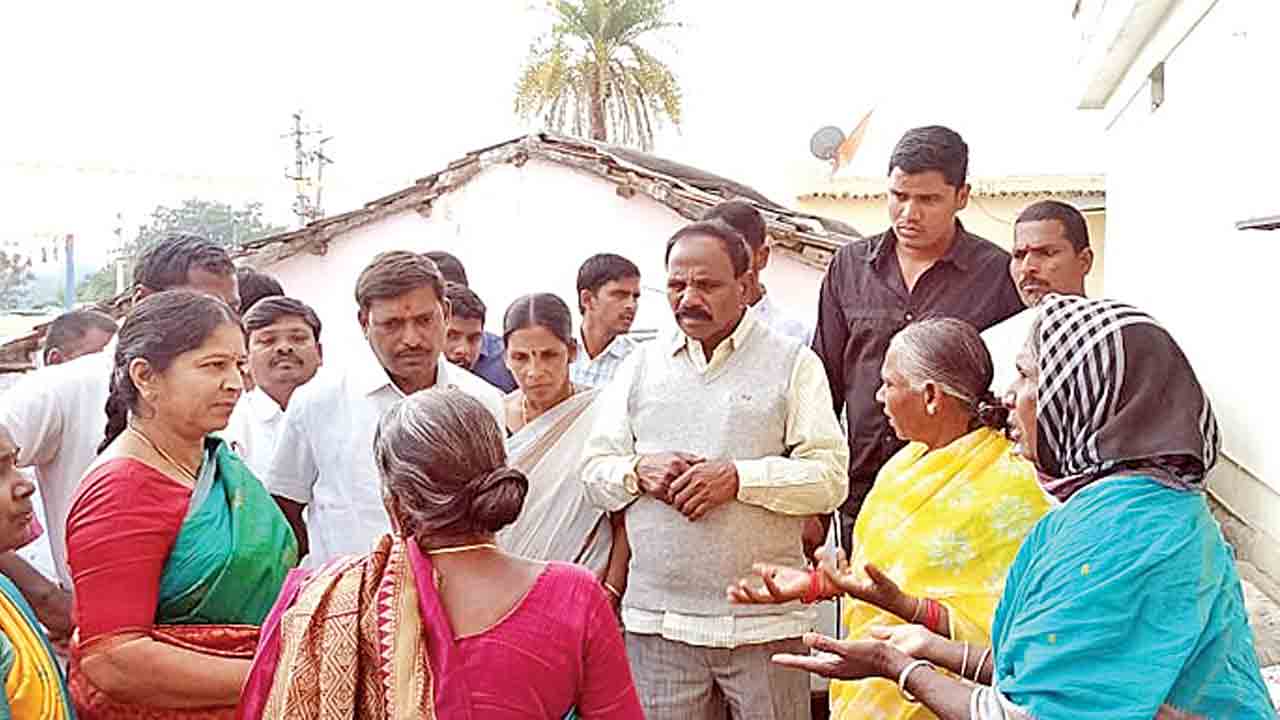 గ్రామాల అభివృద్ధికి ప్రభుత్వం పెద్దపీట