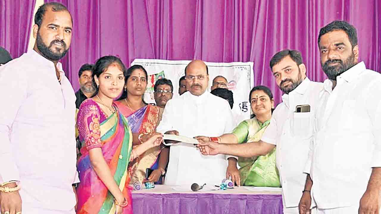 పేదల సంక్షేమమే ప్రభుత్వ ధ్యేయం