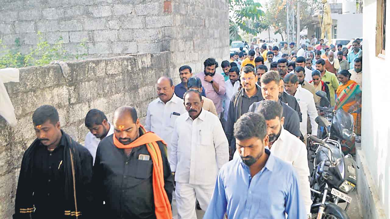 దశల వారీగా గ్రామాల అభివృద్ధి