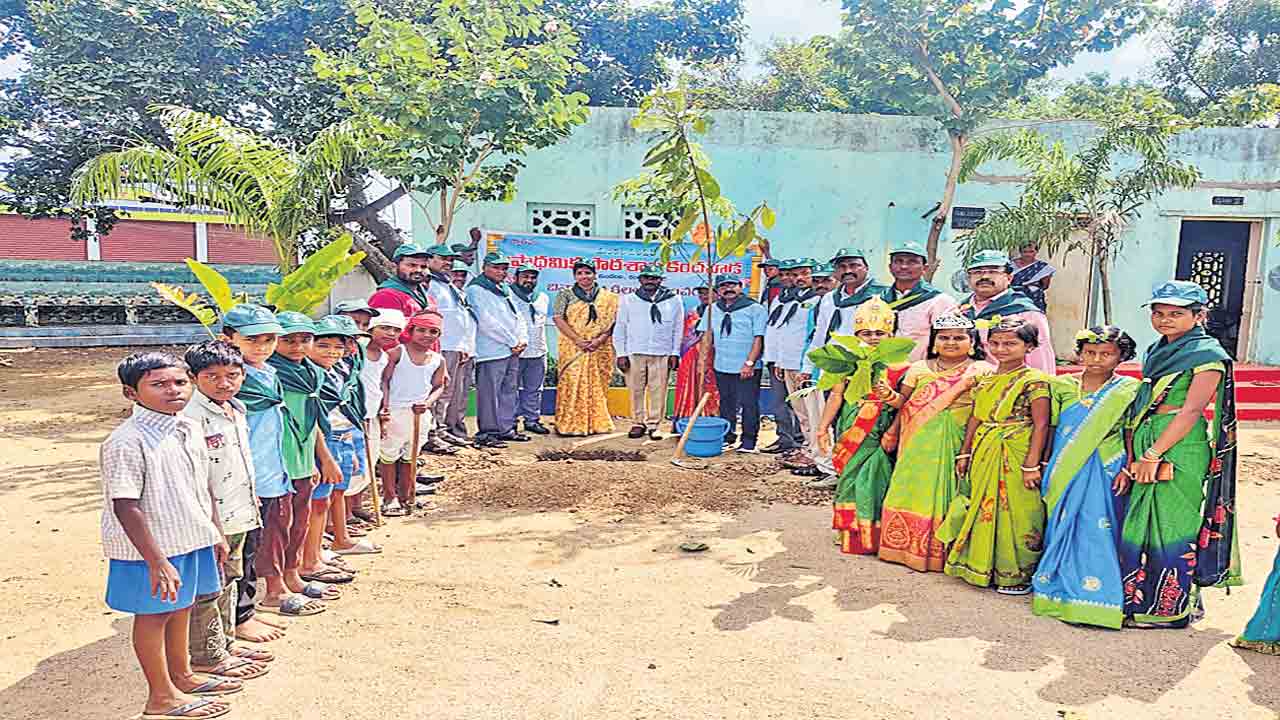 కందవాడ బడి.. స్వచ్ఛత ఒడి