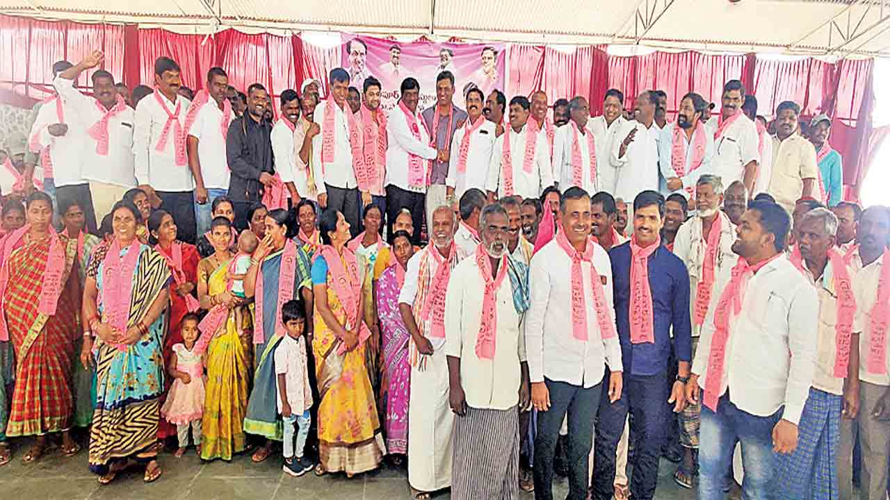 కార్యకర్తలకు అండగా ఉంటాం