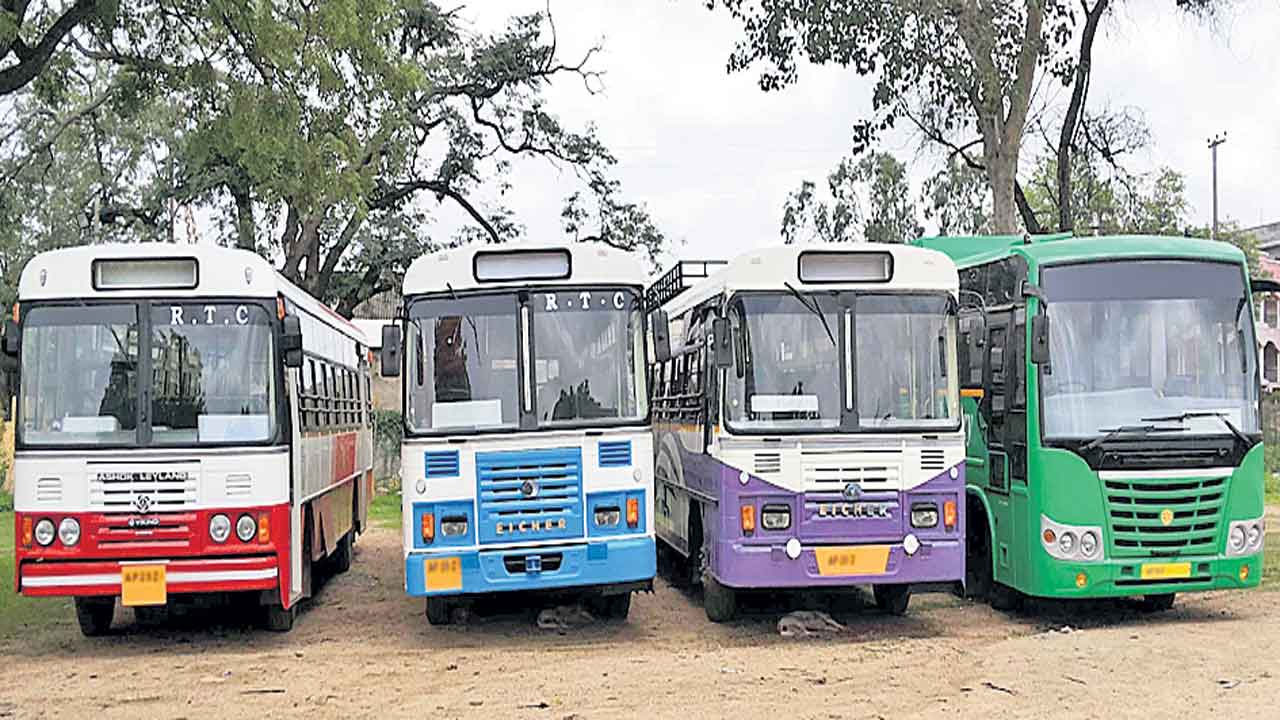 ఐటీ కంపెనీలకు అద్దె బస్సులు