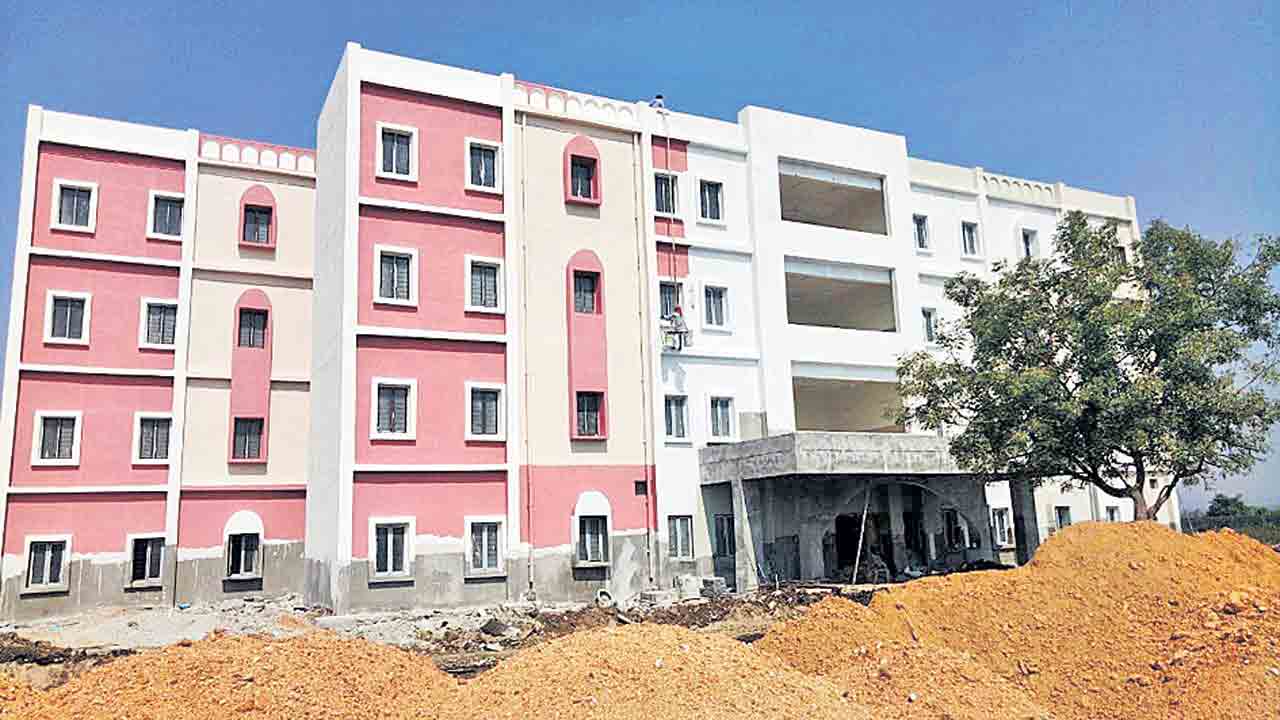 ప్రారంభానికి ముస్తాబు