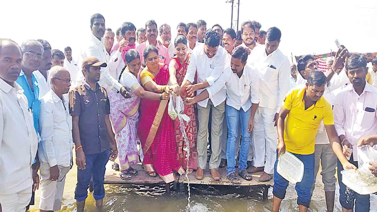 ‘కులవృత్తుల సంక్షేమానికి పెద్దపీట