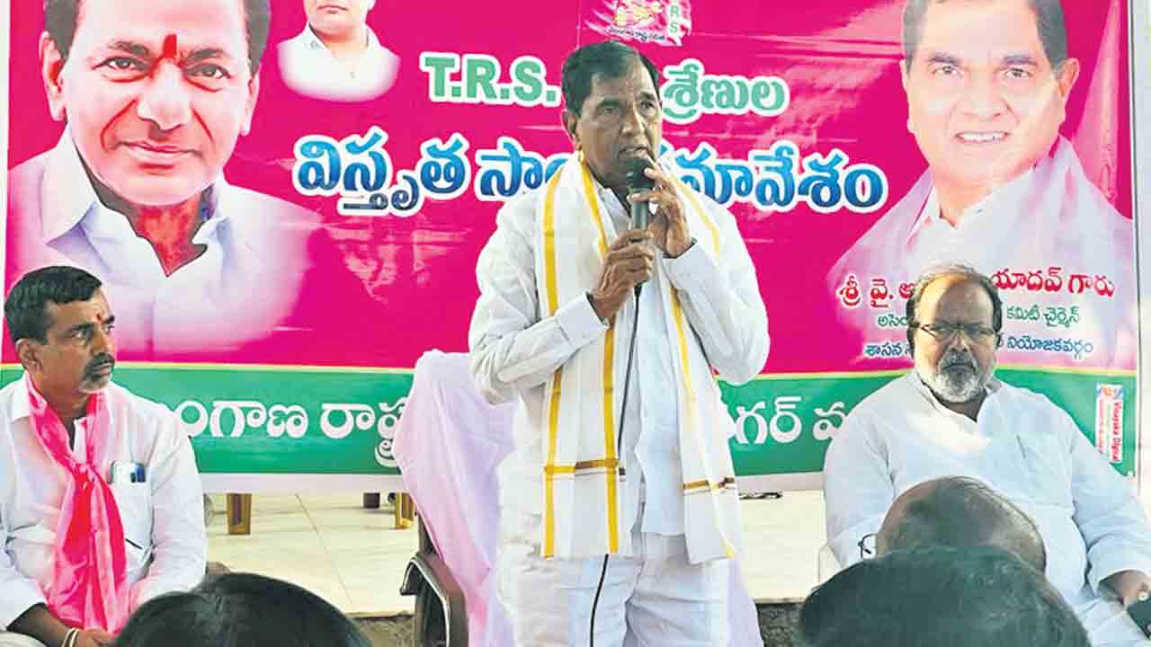 కార్యకర్తలు సైనికుల్లా పని చేయాలి