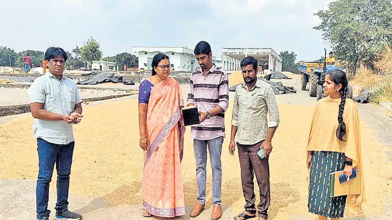 కొనుగోలు కేంద్రాలను సద్వినియోగం చేసుకోవాలి