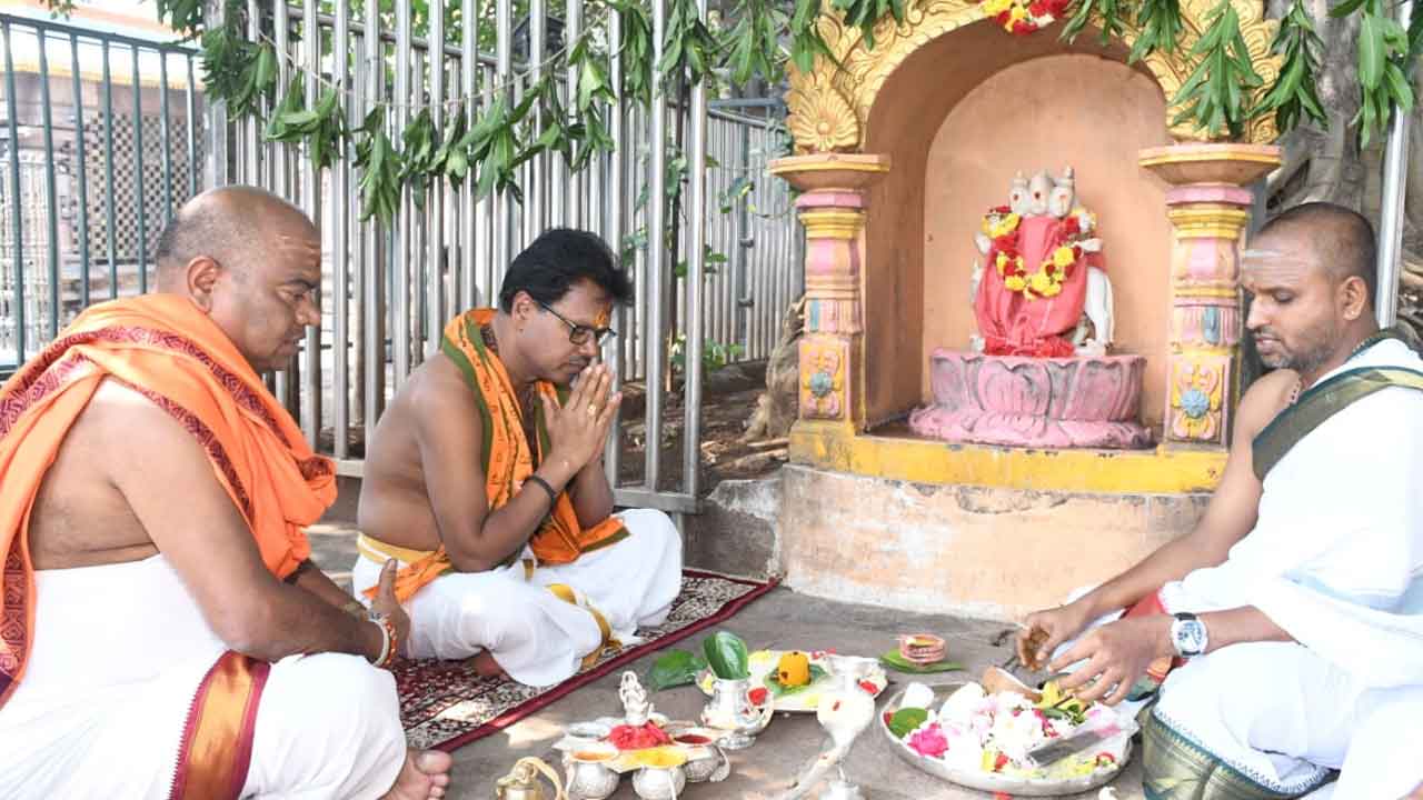 Srisailam | భక్తులతో స్నేహపూర్వకంగా మెలగాలి.. సెక్యూరిటీ సిబ్బందికి శ్రీశైలం ఈవో లవన్న ఆదేశం