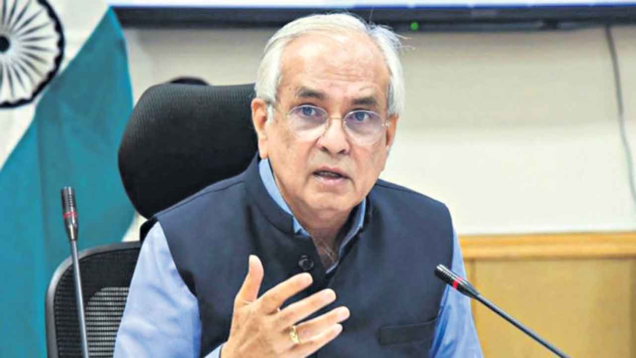 ఉద్యోగుల పాత పెన్షన్‌ విధానంతో ప్రజలపై భారం.. నీతి ఆయోగ్‌ ఆందోళన